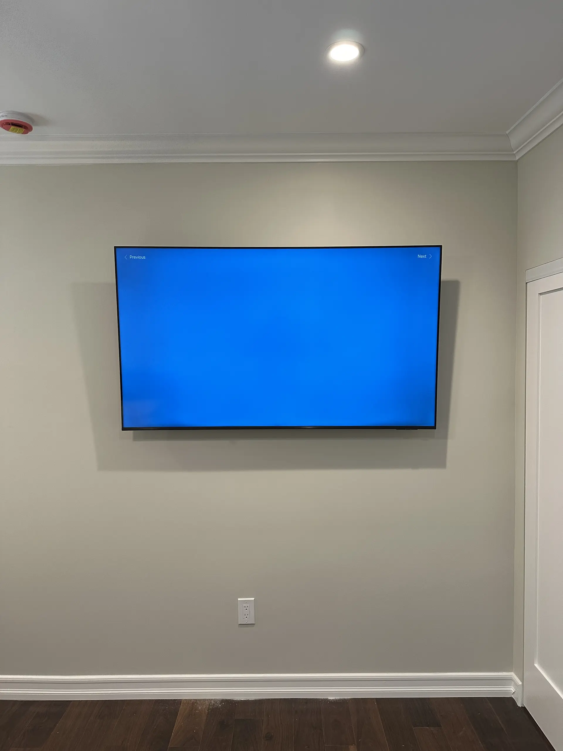 Drywall TV mounting with heavy duty brackets